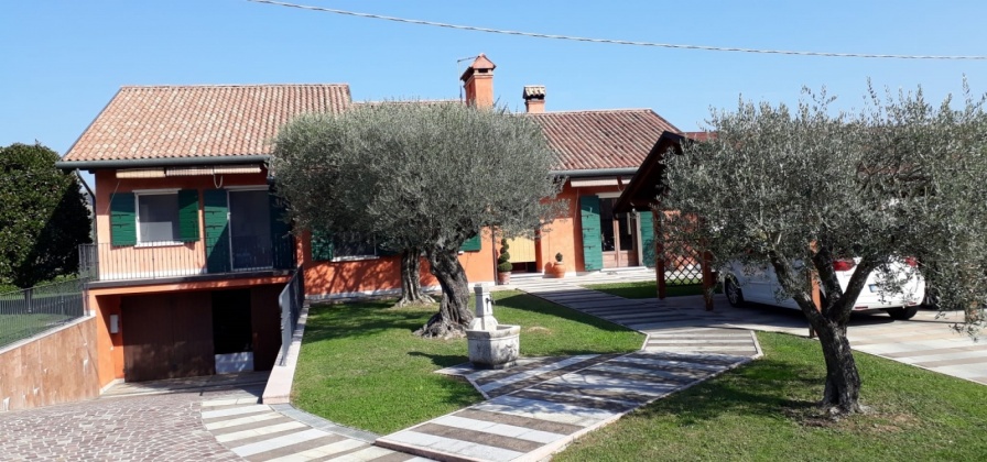 Castelcucco, 9 Bedrooms Bedrooms, 2 Rooms Rooms,3 BathroomsBathrooms,Rural Estate,For Sale,1005